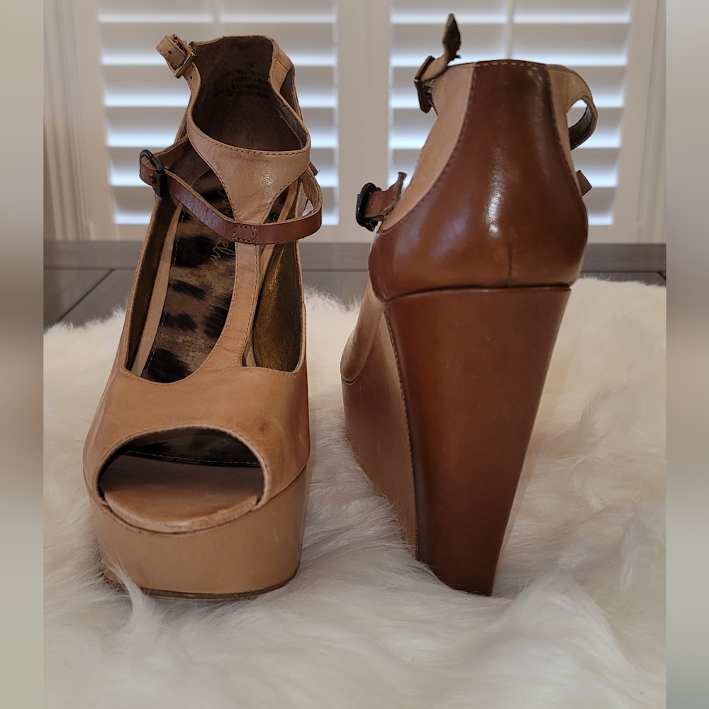 Sam Edelman- Peep Top platform